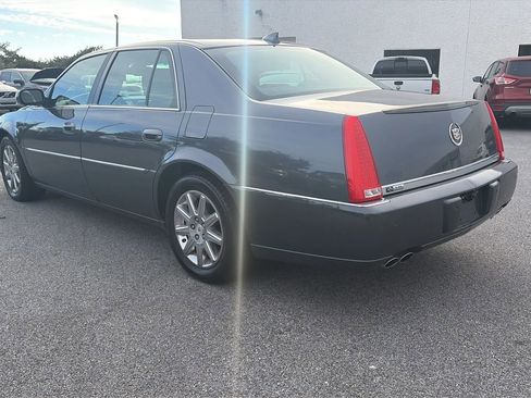 Used 2010 Cadillac DTS Premium image 16