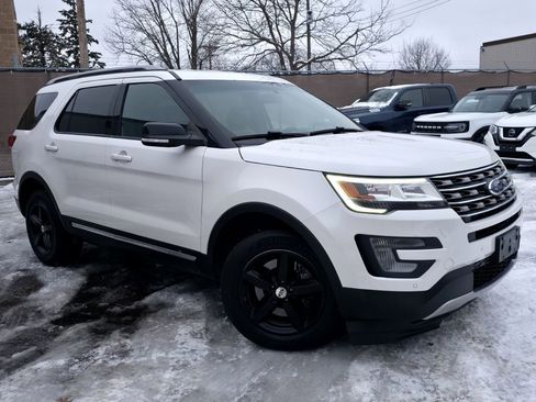 Used 2017 Ford Explorer XLT w/ Equipment Group 202A image 1