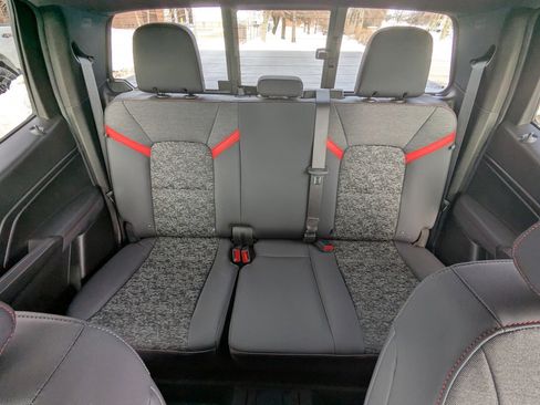 Used 2024 Chevrolet Colorado Z71 w/ Z71 Convenience Package 2 image 12