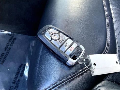 Used 2022 Ford Explorer Platinum w/ Equipment Group 601A image 12