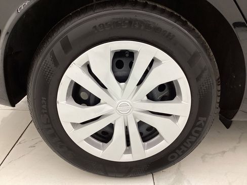 Used 2025 Nissan Versa S FWD image 45