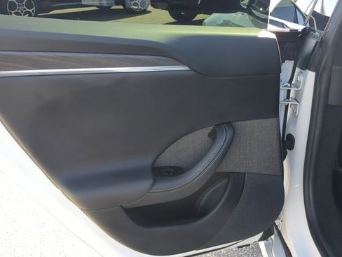 Used 2021 Tesla Model S Plaid image 9