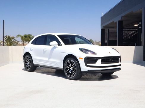 New 2026 Porsche Macan AWD/4WD image 7
