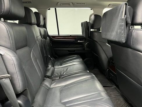 Used 2016 Lexus LX 570 4WD w/ Luxury Package image 54