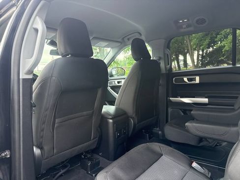 Certified 2022 Ford Explorer XLT w/ Class IV Trailer Tow Package AWD/4WD image 34