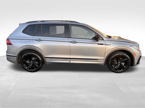 Used 2024 Volkswagen Tiguan SE R-Line AWD/4WD image 8