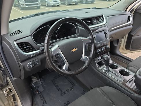 Used 2016 Chevrolet Traverse LT FWD image 17