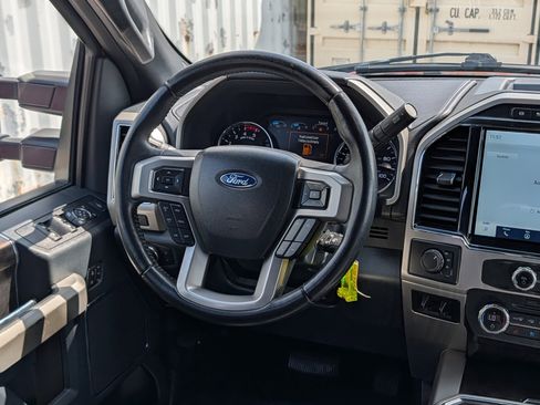 Used 2022 Ford F250 Lariat w/ Lariat Value Package AWD/4WD image 17