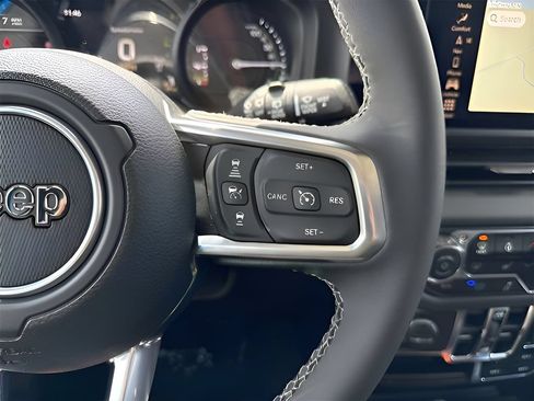 New 2025 Jeep Wrangler Unlimited Sahara AWD/4WD image 15