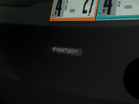 New 2026 Porsche Macan AWD/4WD image 42