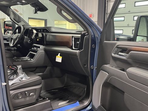 New 2026 GMC Sierra 2500 Denali AWD/4WD image 10