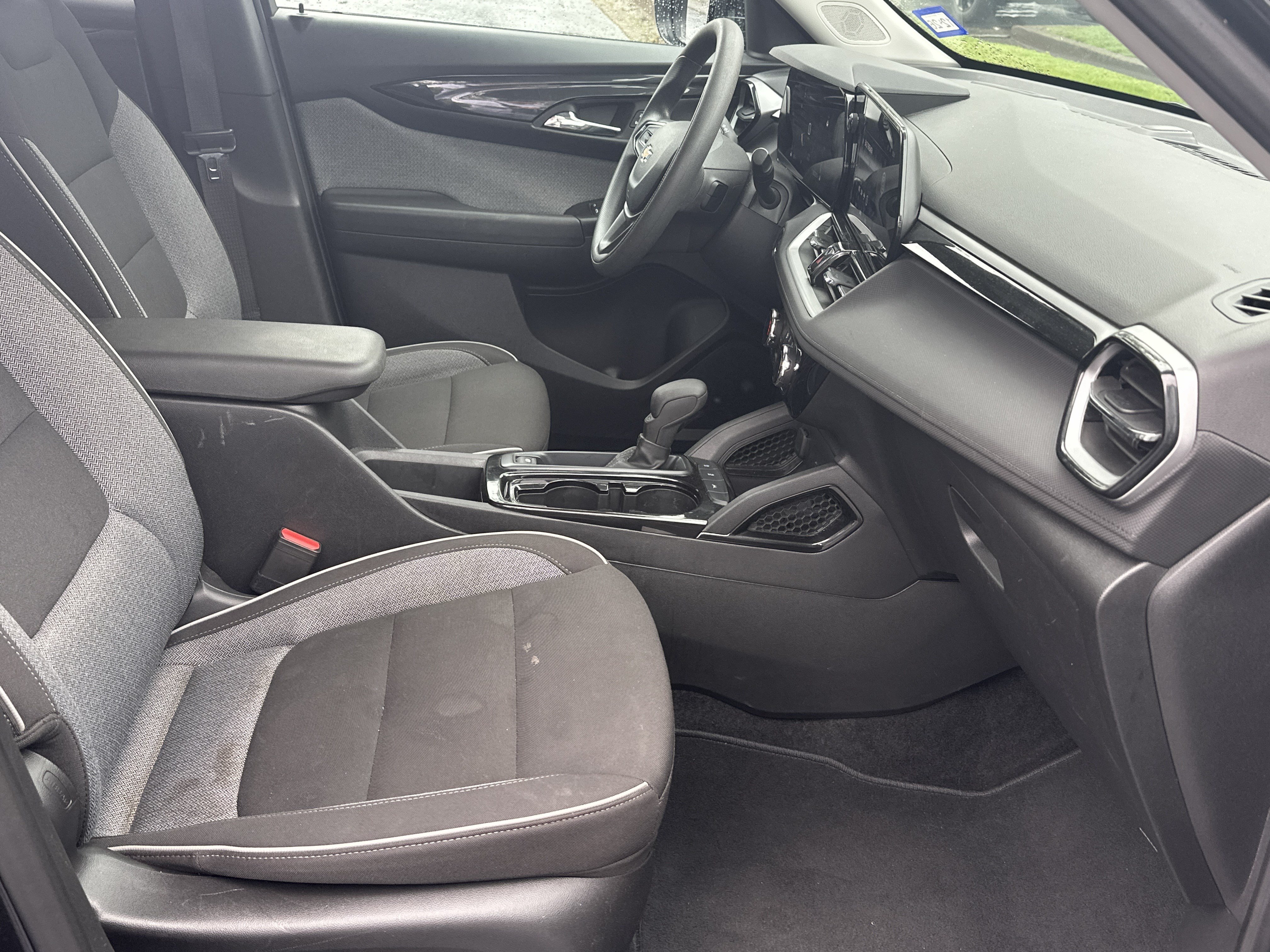 Used 2025 Chevrolet TrailBlazer LT FWD image 13