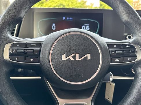 Used 2024 Kia Sportage LX FWD image 33