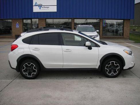 Used 2014 Subaru Crosstrek 2.0i Premium w/ Moonroof Package image 4