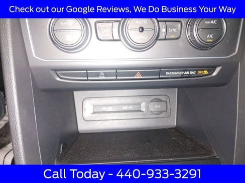 Used 2021 Volkswagen Atlas Cross Sport SE w/ Panoramic Sunroof Package image 35