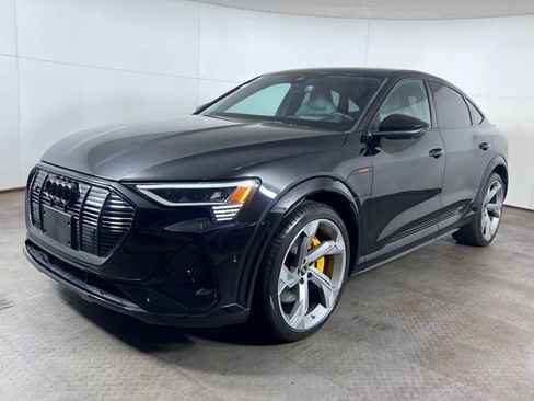 Used 2023 Audi e-tron S Prestige w/ Prestige Package image 3