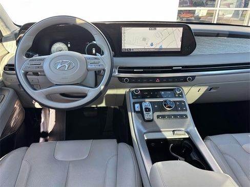 Used 2023 Hyundai Palisade Calligraphy image 11