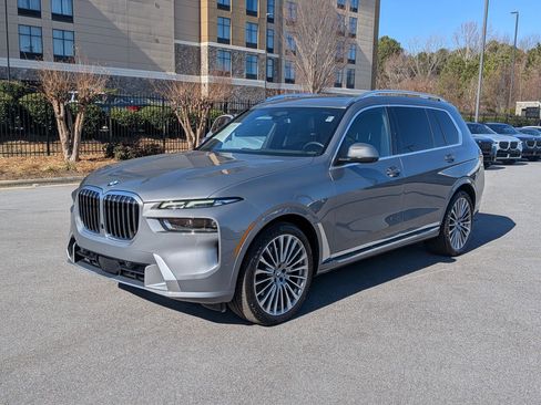 Used 2023 BMW X7 xDrive40i w/ Executive Package image 7
