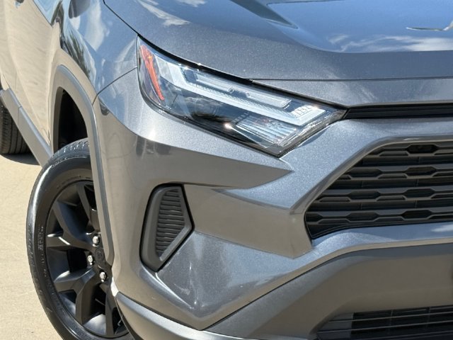 Used 2025 Toyota RAV4 LE FWD image 4