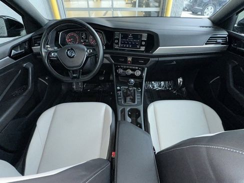 Certified 2020 Volkswagen Jetta R-Line w/ R-Line Cold Weather Package image 31