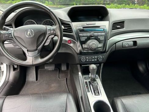 Used 2013 Acura ILX w/ Technology Package FWD image 11