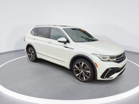 Used 2023 Volkswagen Tiguan SEL R-Line AWD/4WD image 2
