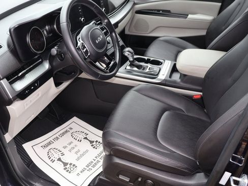 Used 2023 Kia Carnival LX image 18
