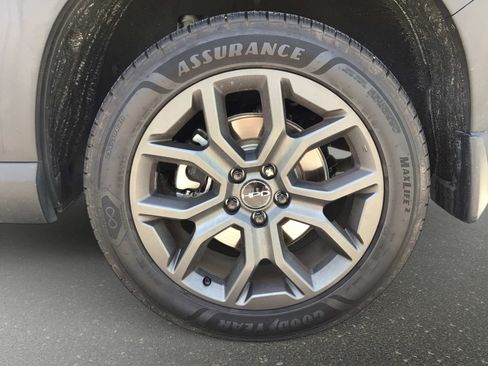 Used 2023 Honda Pilot Touring image 7