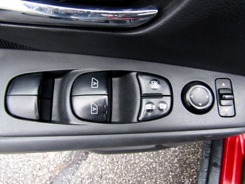 Used 2021 Nissan Kicks SV image 11