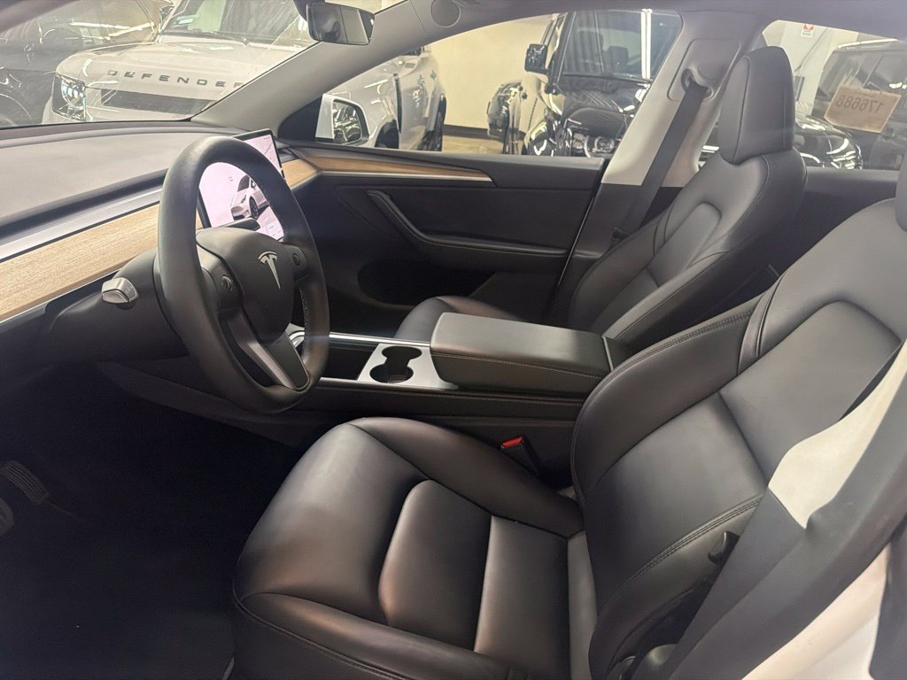 Used 2024 Tesla Model Y Long Range AWD/4WD image 9