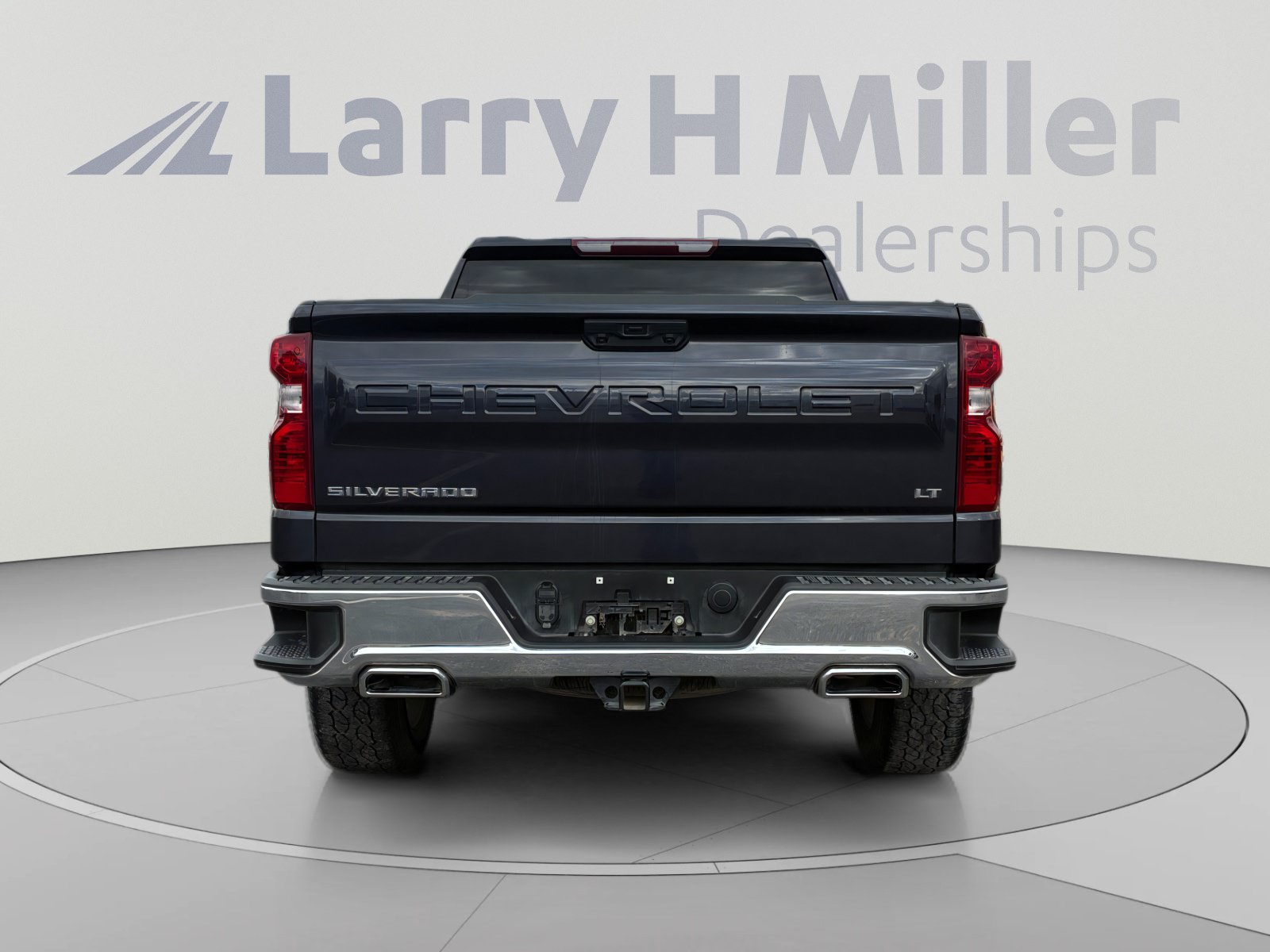 Used 2022 Chevrolet Silverado 1500 LT AWD/4WD image 4