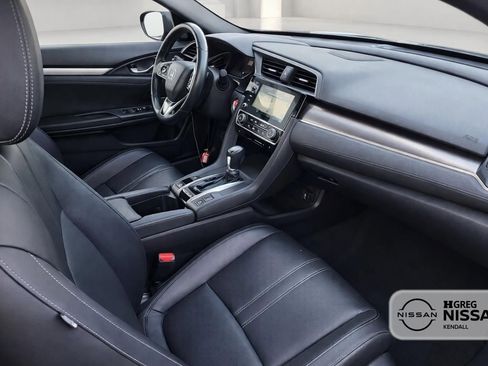 Used 2019 Honda Civic Sport Touring image 10