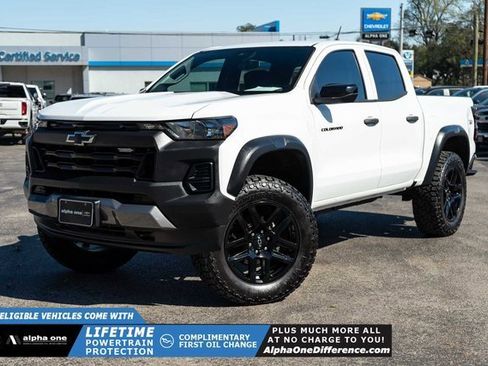 Used 2023 Chevrolet Colorado Trail Boss w/ Advanced Trailering Package image 1