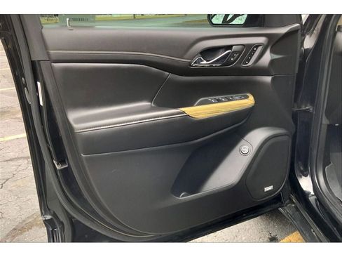 Used 2019 GMC Acadia Denali image 24