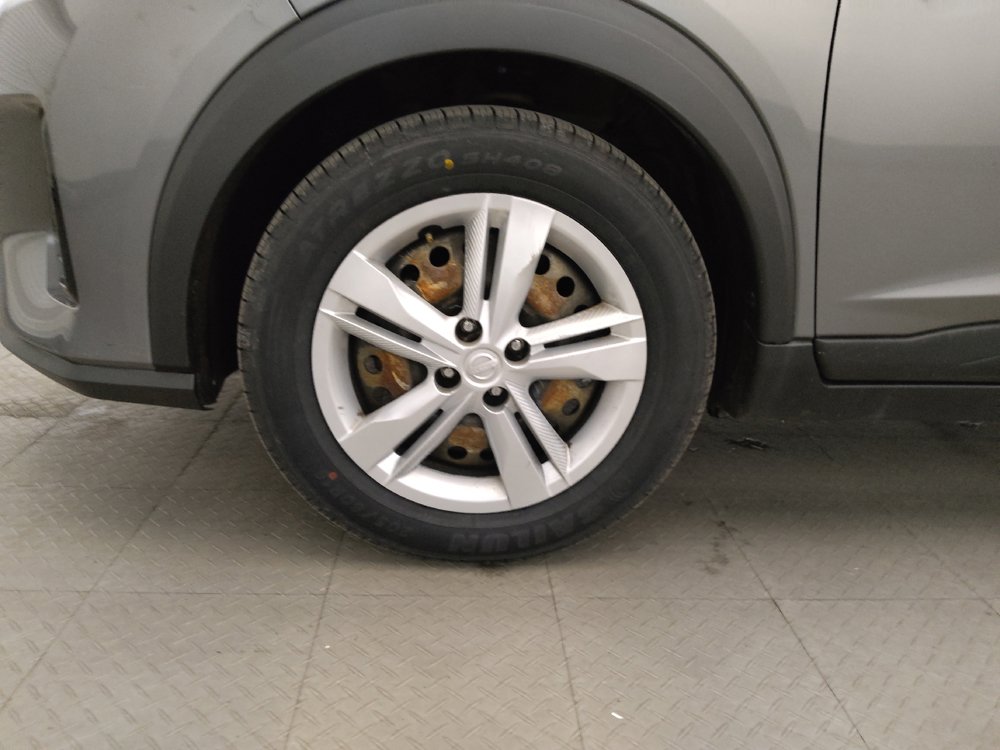 Used 2021 Nissan Kicks S FWD image 31
