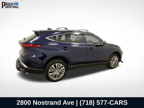 Certified 2023 Toyota Venza XLE AWD/4WD image 9