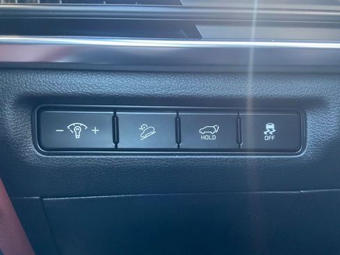 Certified 2025 Kia Telluride SX w/ SX Captain's Chair Package AWD/4WD image 14