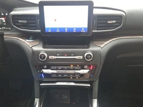 Used 2020 Ford Explorer Limited w/ Class III Trailer Tow Package RWD image 29