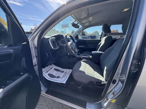 Used 2016 Toyota Tacoma SR5 image 55