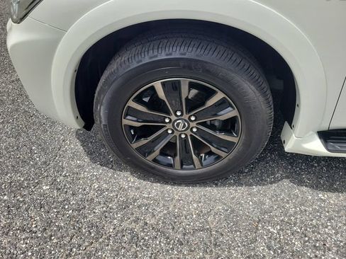 Used 2020 Nissan Armada Platinum w/ Captain's Chairs Package RWD image 5