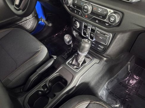 Used 2025 Jeep Gladiator Sport AWD/4WD image 31