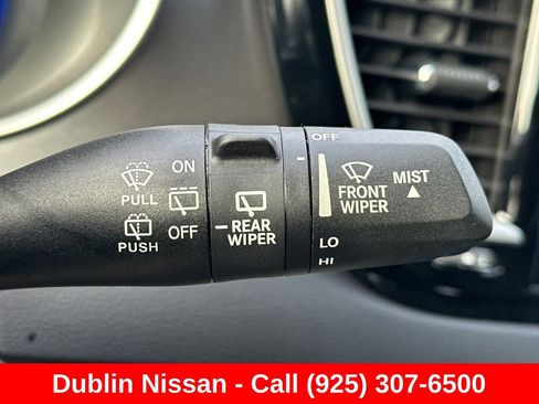 Used 2022 Chrysler Pacifica Touring-L FWD image 41