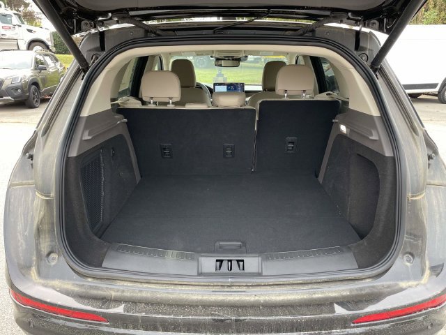 Used 2024 Lincoln Corsair Grand Touring AWD/4WD image 11