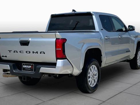 Used 2025 Toyota Tacoma SR5 AWD/4WD image 13