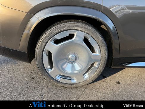 Certified 2024 Mercedes-Benz Maybach GLS 600 4MATIC image 14