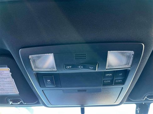 Used 2016 Toyota Tacoma Limited image 29