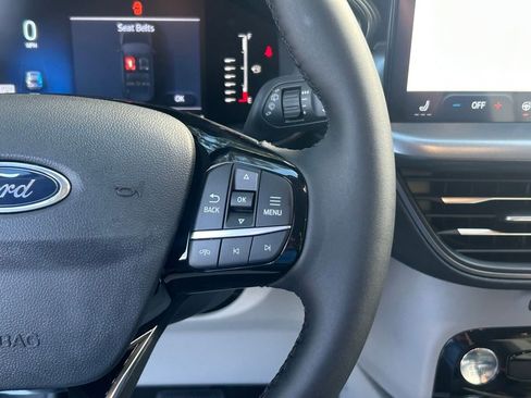 Certified 2024 Ford Escape SE image 40