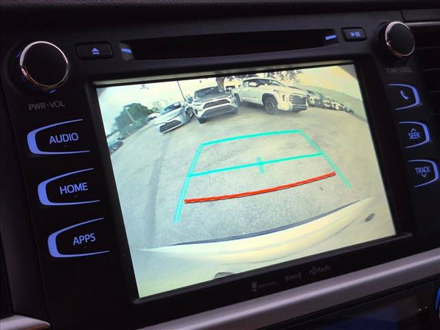 Used 2019 Toyota Highlander Plus FWD image 11