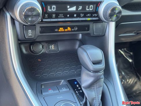 Certified 2025 Toyota RAV4 LE AWD/4WD image 29