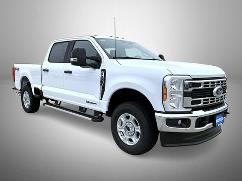 New 2026 Ford F250 XLT w/ FX4 Off-Road Package AWD/4WD image 3